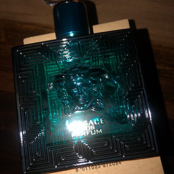 Versace Eros(Holiday offer ) - Picture 2 of 4